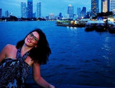 Φρίκη: Η στιγμή που η γυναίκα βούτηξε στον Τάμεση για να γλιτώσει από την επίθεση! (βίντεο)
